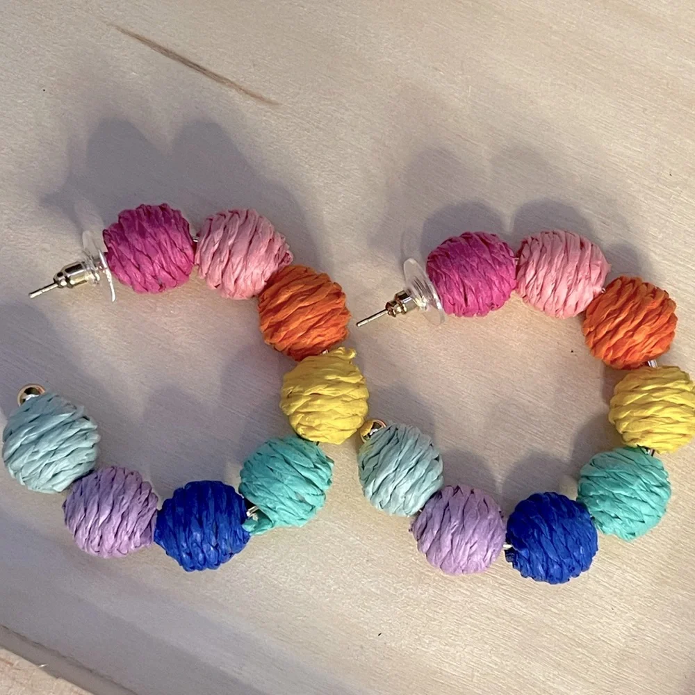 Multicolor Raffia Rattan Hoop Earrings - Picture 2 of 4